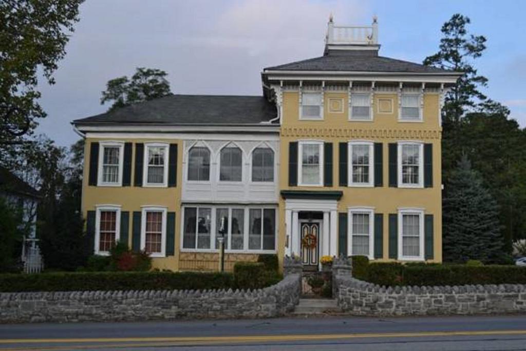 Ej Bowman House Bed & Breakfast Lititz Exteriör bild